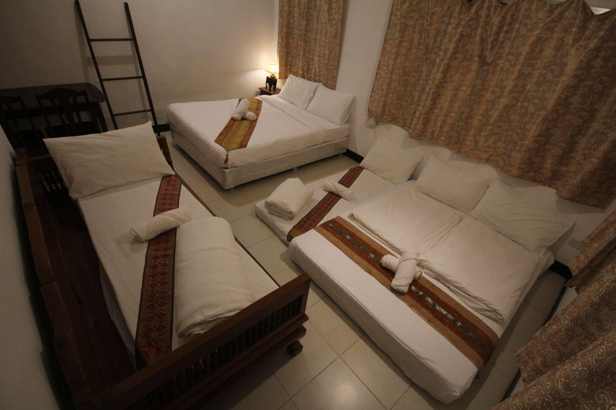 A Pousada Ashi Poshtel Chiang Mai Exterior foto